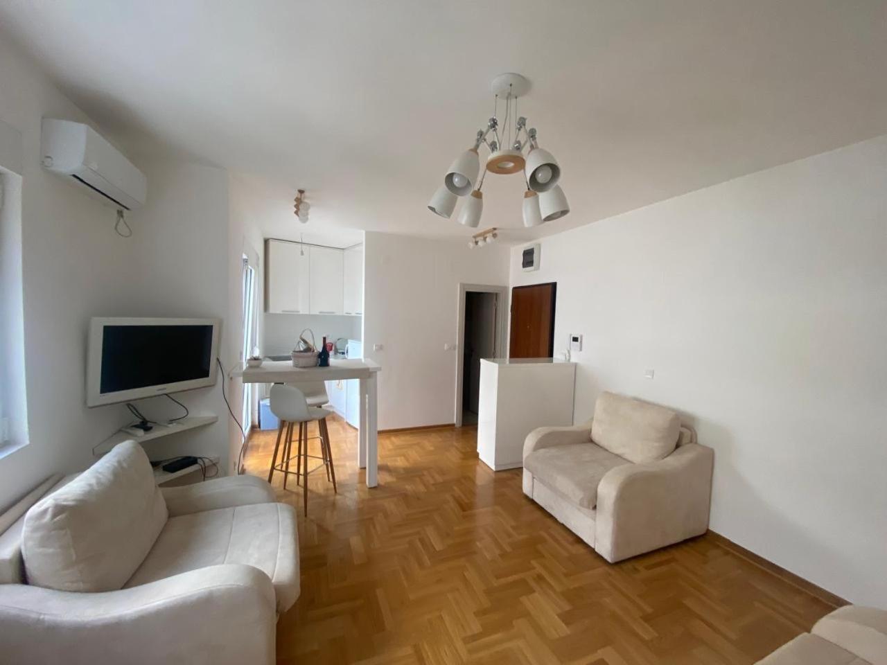 Apartment L&k *